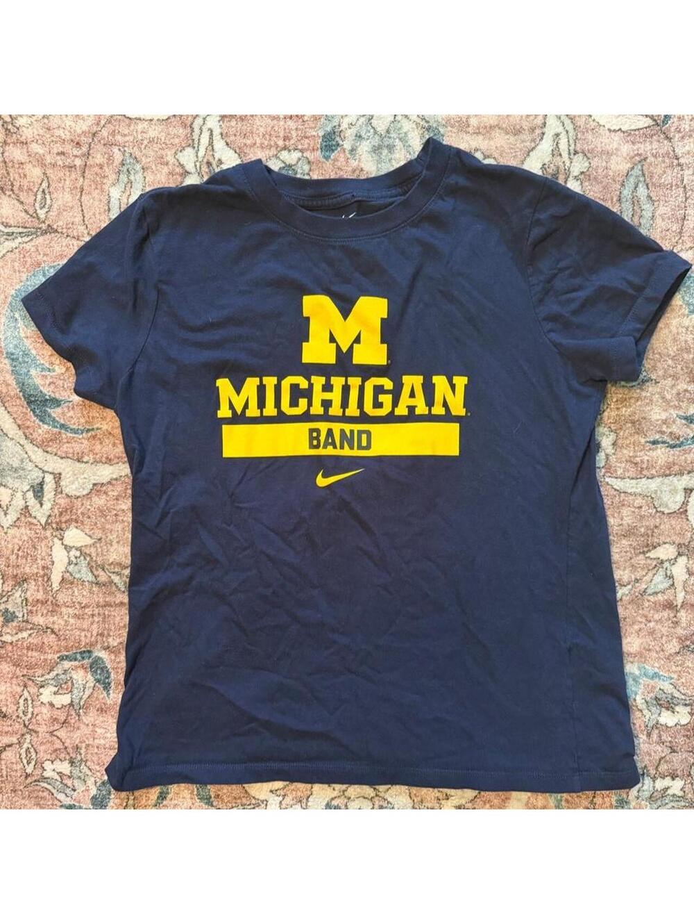 Nike Women's Navy and Blue Tshirt